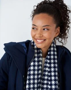 Houndstooth Scarf -Crew Clothing WTQ005 NAVYIVORY 2